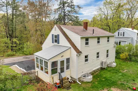 74 Pine Street Rollinsford NH 03869