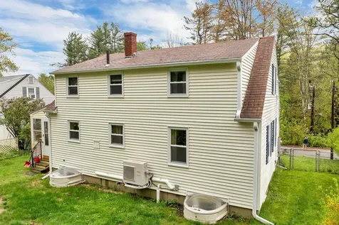 74 Pine Street Rollinsford NH 03869