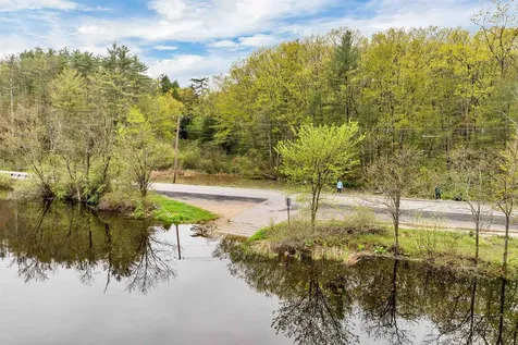 74 Pine Street Rollinsford NH 03869