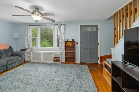 74 Pine Street Rollinsford NH 03869