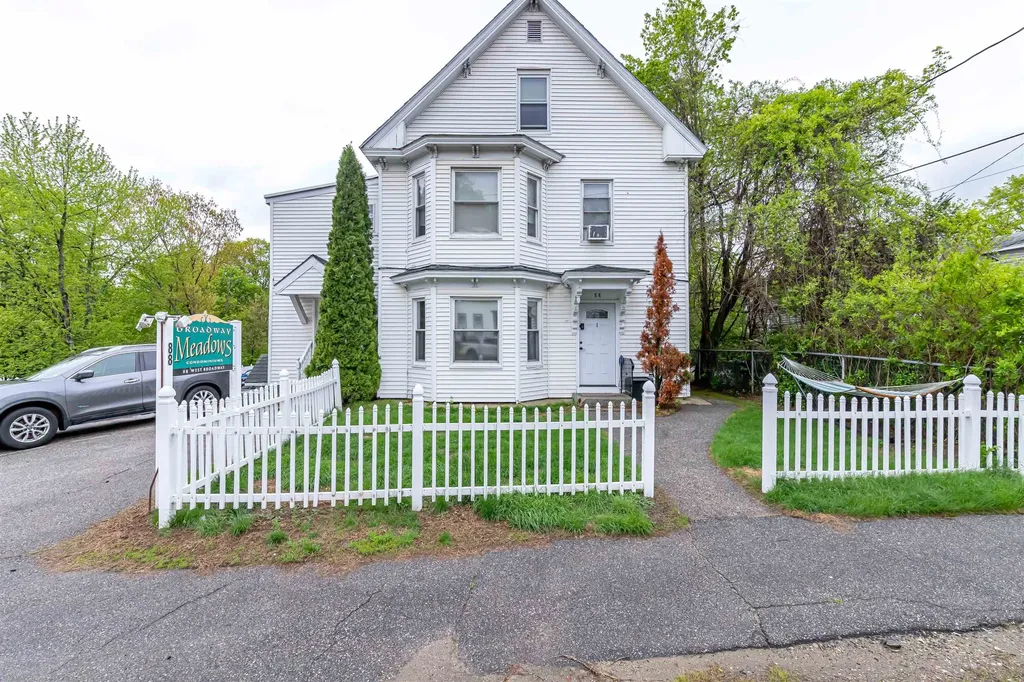 88 W Broadway Derry NH 03038