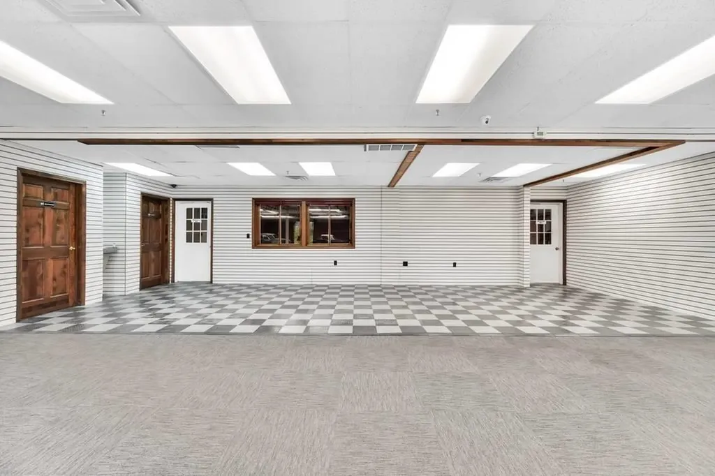 2 Gregory Drive South Burlington VT 05403-9998