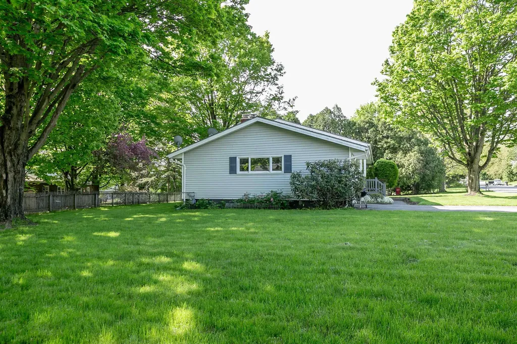 17 Mountain View Boulevard South Burlington VT 05403