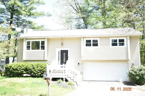 20 Valencia Drive Nashua NH 03062