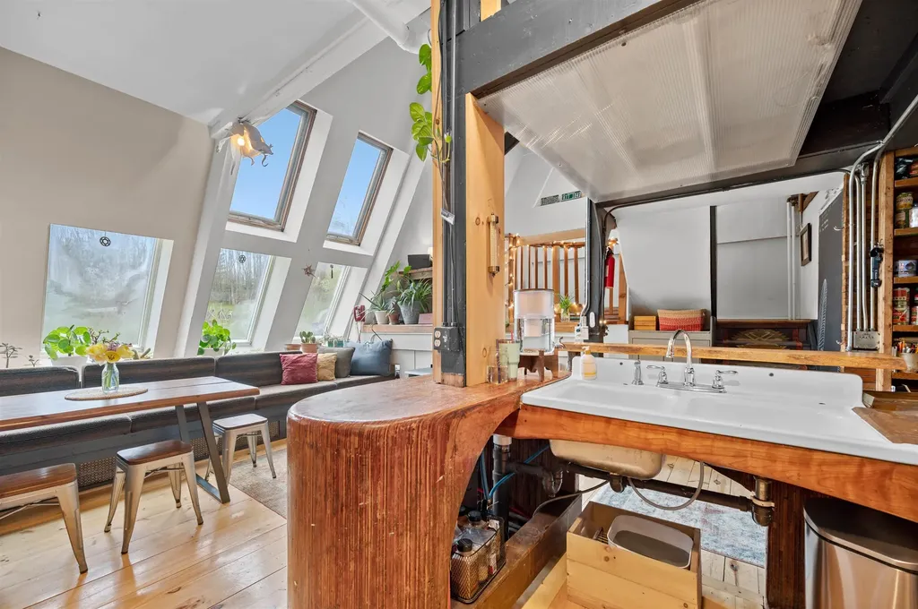 16 Dimetro Road Warren VT 05674