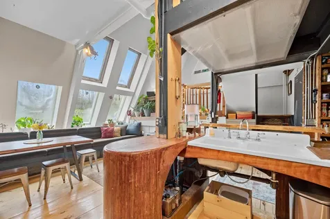 16 Dimetro Road Warren VT 05674