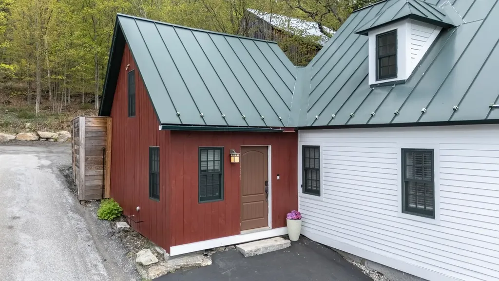 61 Central Street Sunapee NH 03782