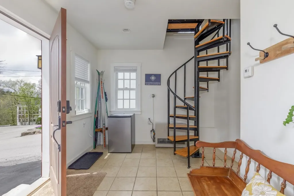 61 Central Street Sunapee NH 03782