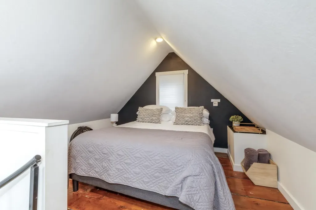 61 Central Street Sunapee NH 03782