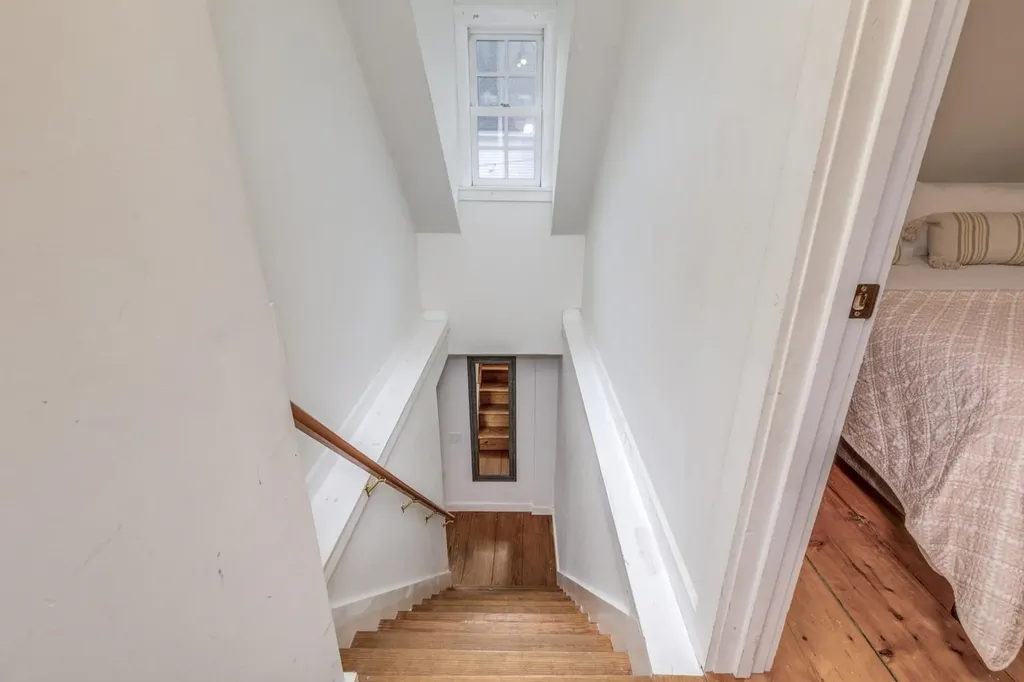 61 Central Street Sunapee NH 03782