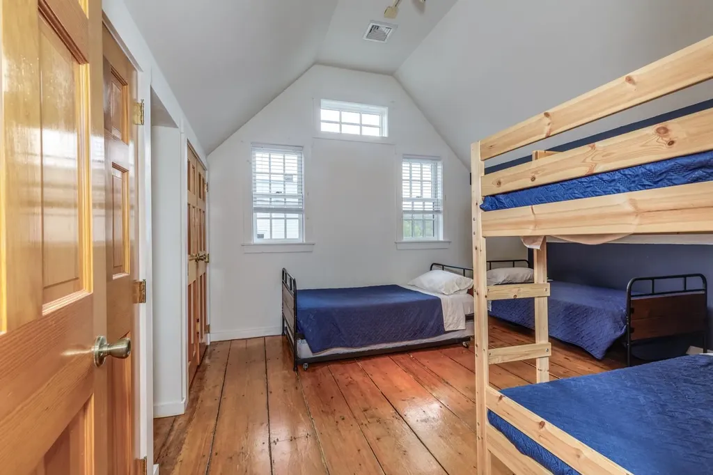 61 Central Street Sunapee NH 03782