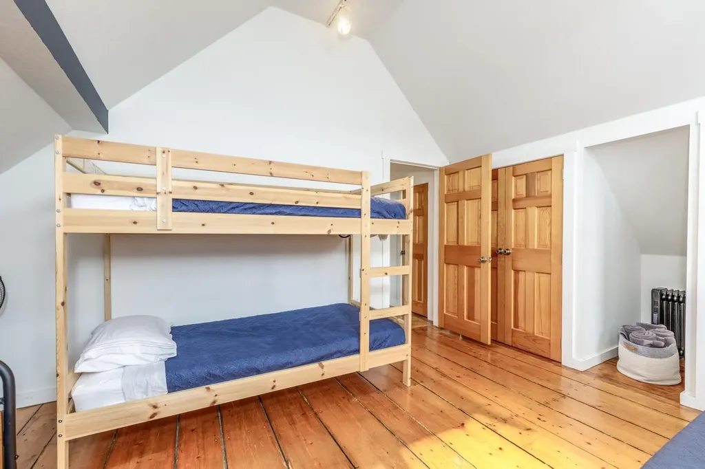 61 Central Street Sunapee NH 03782