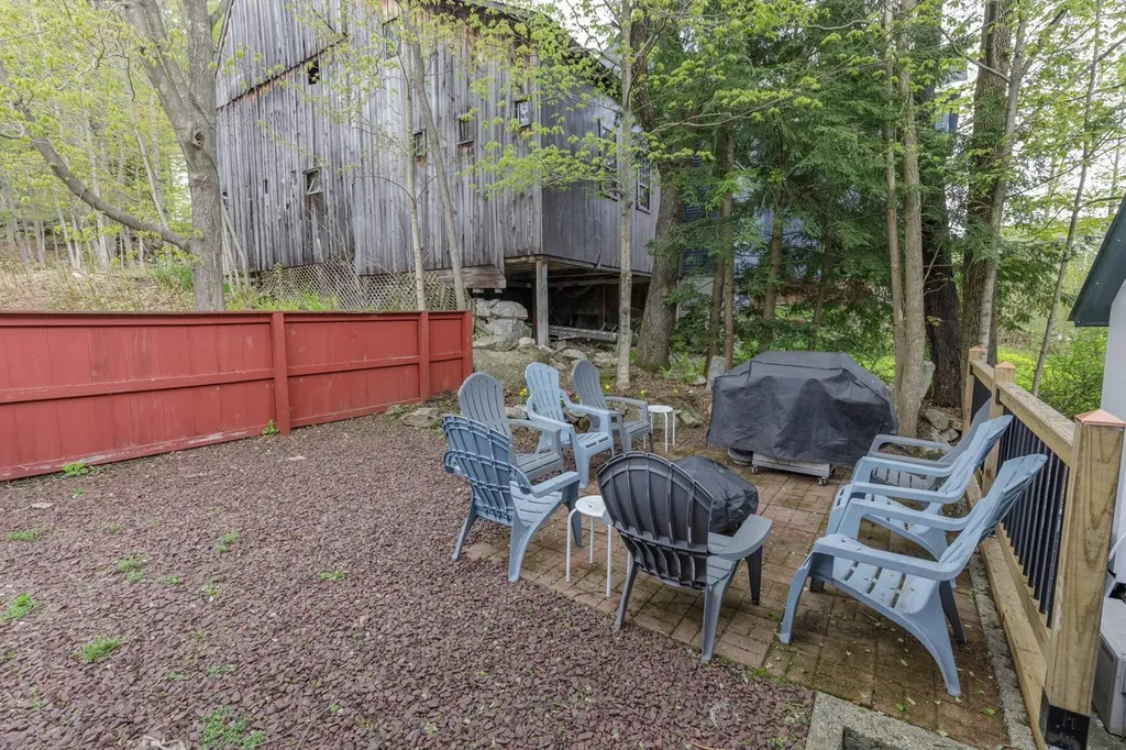 61 Central Street Sunapee NH 03782