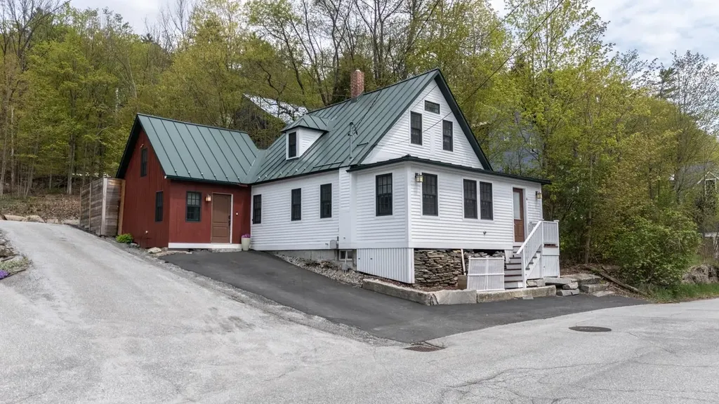 61 Central Street Sunapee NH 03782