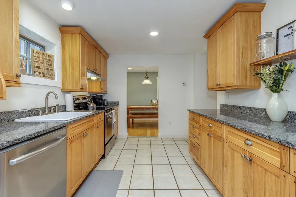 61 Central Street Sunapee NH 03782