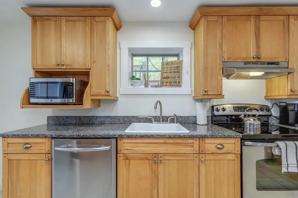 61 Central Street Sunapee NH 03782