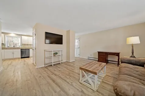 167a Hampstead Road Derry NH 03038