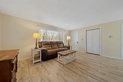 167a Hampstead Road Derry NH 03038