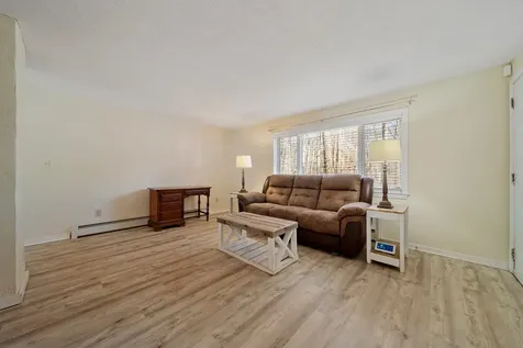 167a Hampstead Road Derry NH 03038