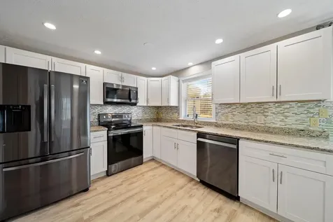 167a Hampstead Road Derry NH 03038