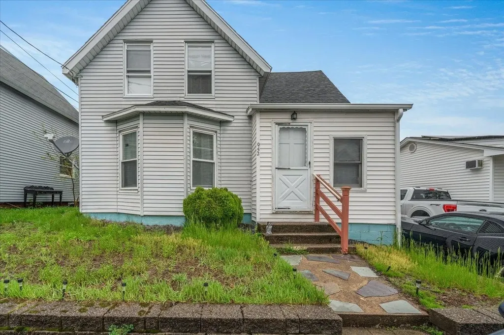 952 Somerville Street Manchester NH 03103