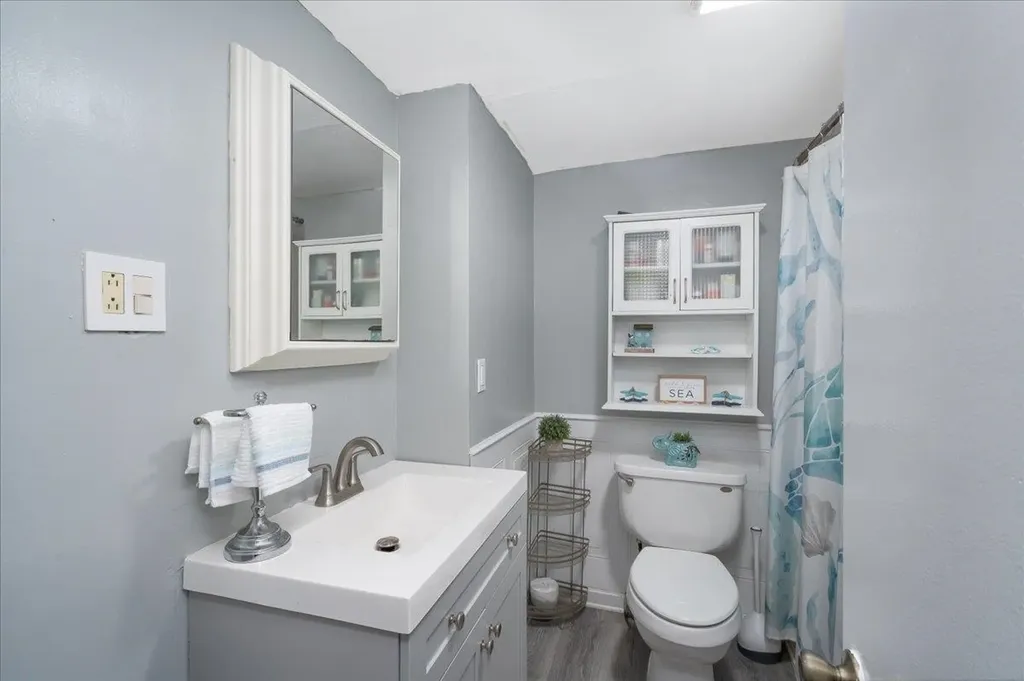 952 Somerville Street Manchester NH 03103
