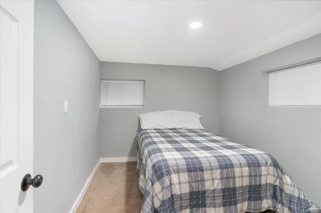 952 Somerville Street Manchester NH 03103
