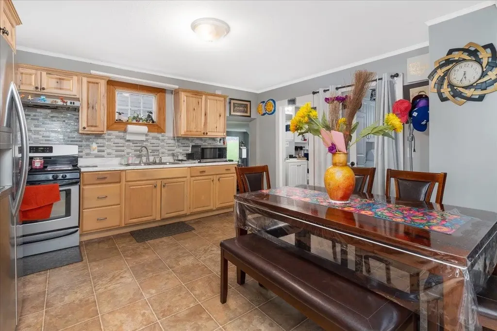 952 Somerville Street Manchester NH 03103
