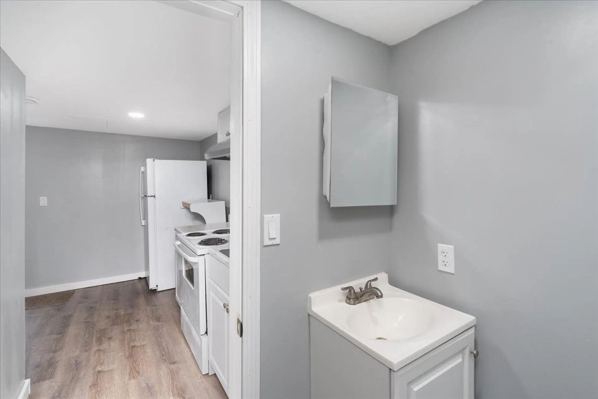 952 Somerville Street Manchester NH 03103