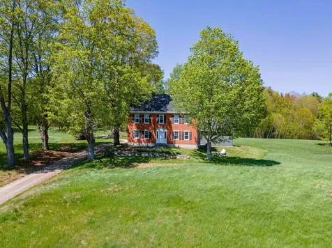 4 Thompson Mill Road Lee NH 03861