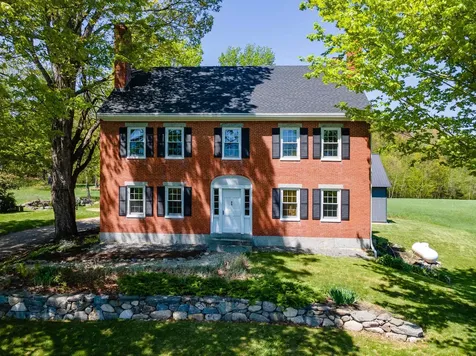 4 Thompson Mill Road Lee NH 03861