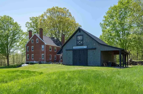4 Thompson Mill Road Lee NH 03861
