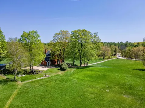 4 Thompson Mill Road Lee NH 03861