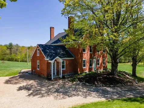 4 Thompson Mill Road Lee NH 03861