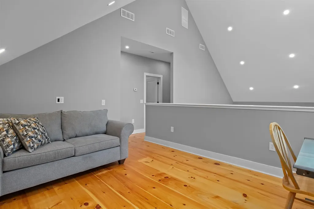 42 Smoke Rise Road New Hampton NH 03256