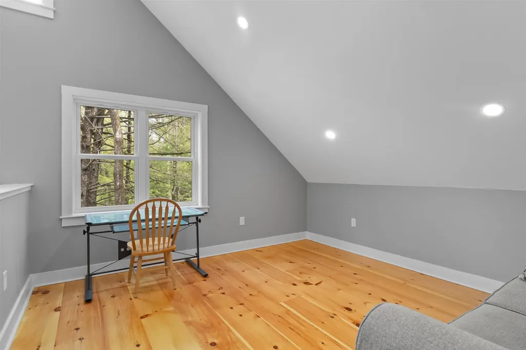 42 Smoke Rise Road New Hampton NH 03256