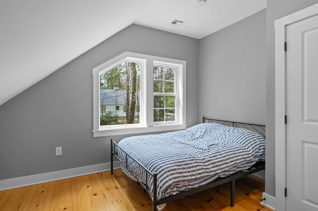 42 Smoke Rise Road New Hampton NH 03256