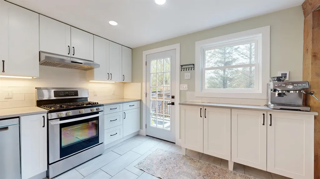 9248 Main Road Huntington VT 05462