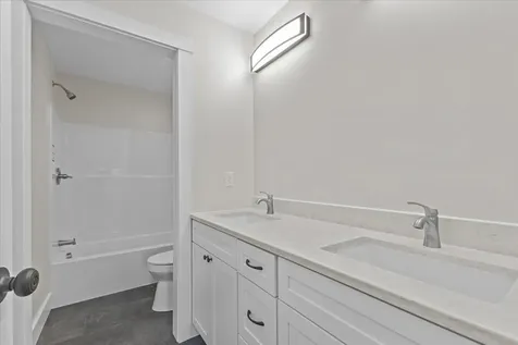 91 Ernest Way Hinesburg VT 05461