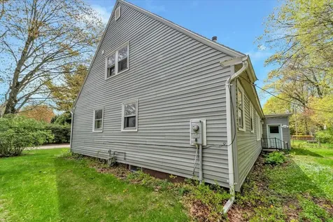 127 Edgemoor Drive Burlington VT 05408