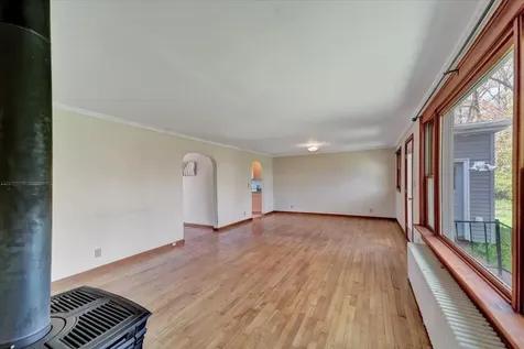 127 Edgemoor Drive Burlington VT 05408