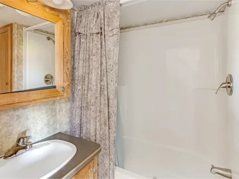 10 Salmon Lane South Hero VT 05486