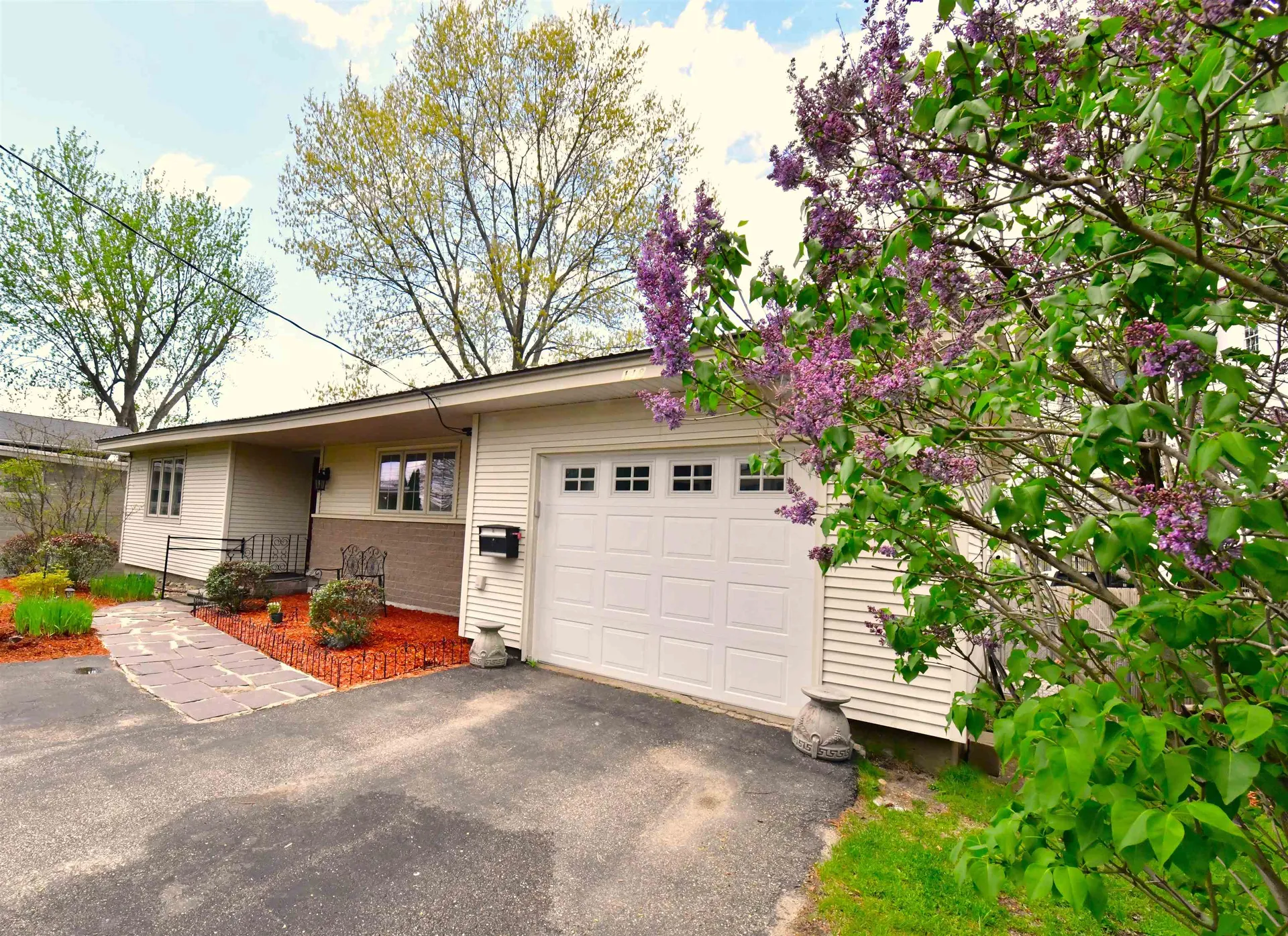 118 River Road Manchester NH 03104