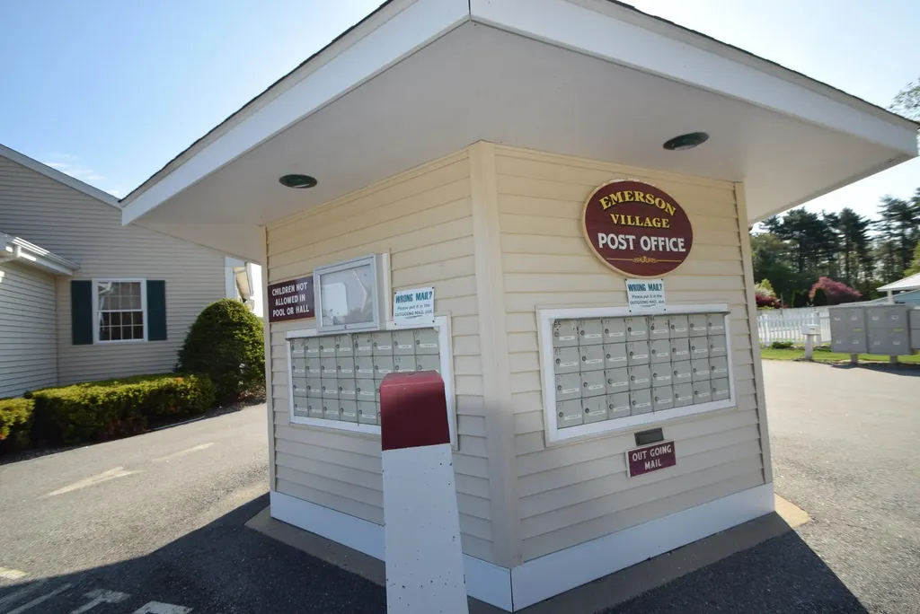 4 Edmund Meadow Lane Hampstead NH 03841