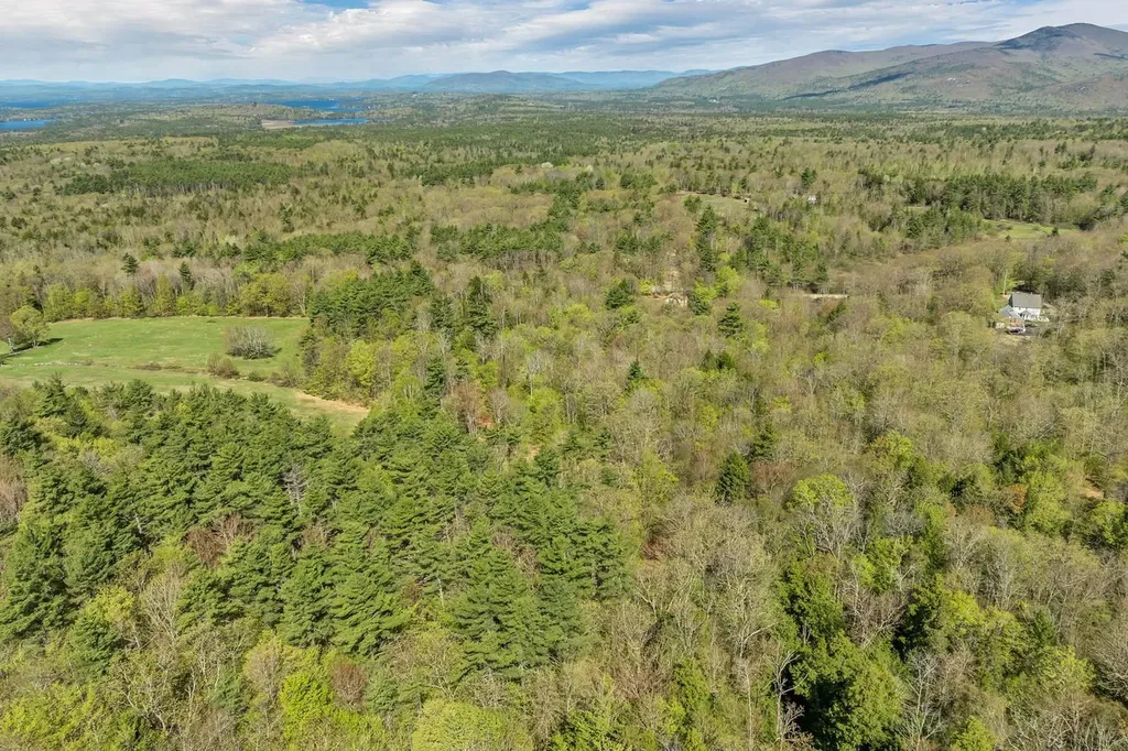 113 Federal Corner Road Tuftonboro NH 03816