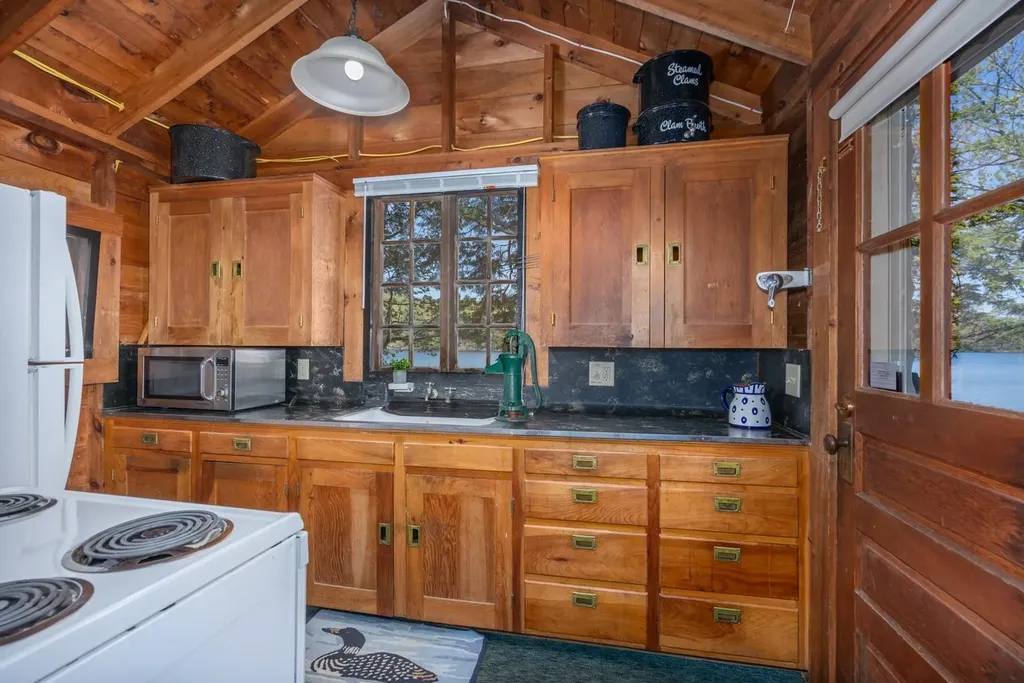 107 Merrill Road Strafford NH 03884
