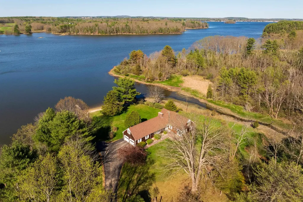 26 Mathes Cove Road Durham NH 03824