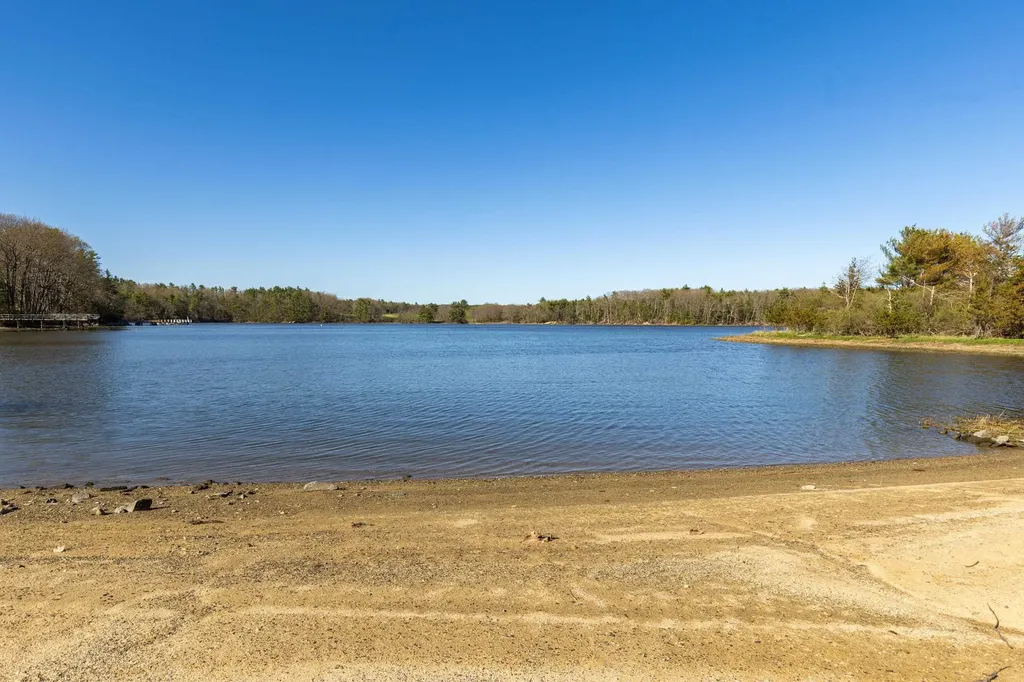 26 Mathes Cove Road Durham NH 03824