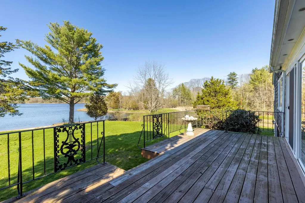 26 Mathes Cove Road Durham NH 03824