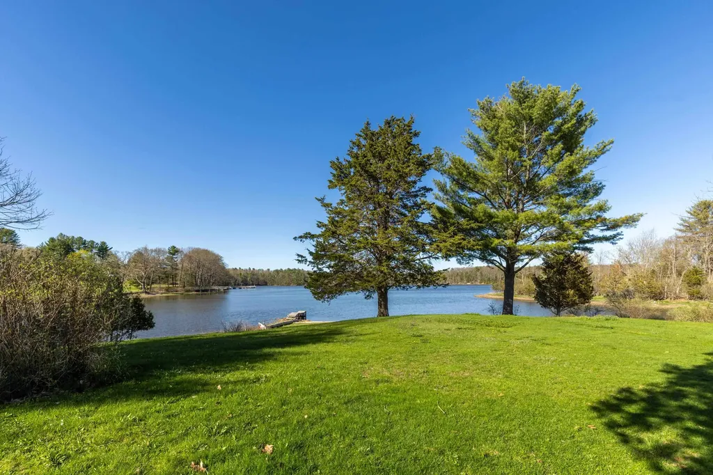 26 Mathes Cove Road Durham NH 03824